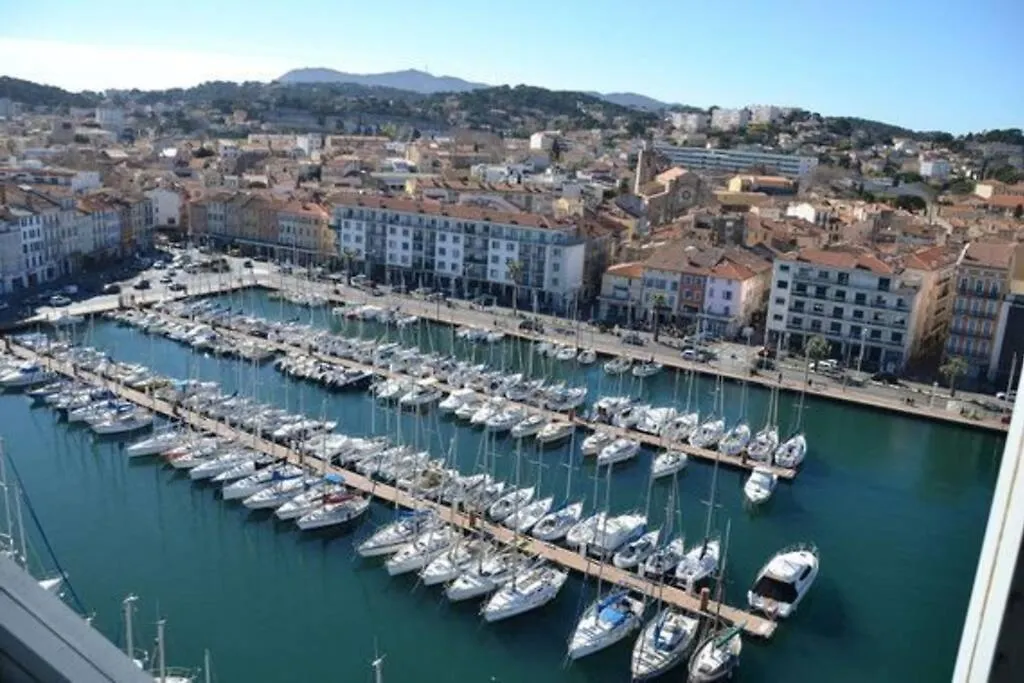 Grande Maison De Ville Atypique La Seyne-sur-Mer 0*,